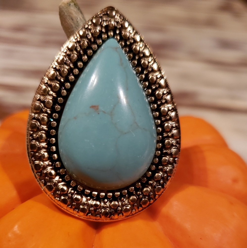 Turquoise teardrop gold ring